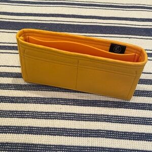 NWT Zoomoni Louis Vuitton Favorite PM Bag Organizer in Canary Yellow